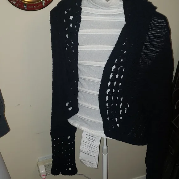 Cute sweater - Picture 2 of 3